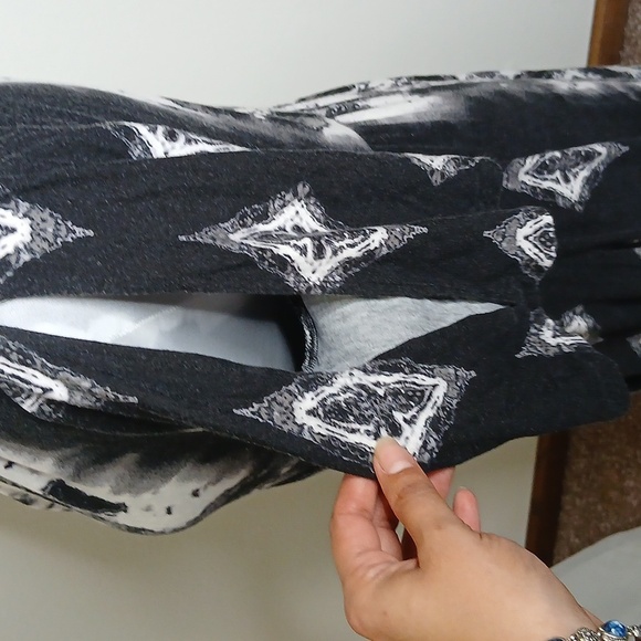 Soma womens black and white abstract pattern wrap midi dress size large - Picture 7 of 12